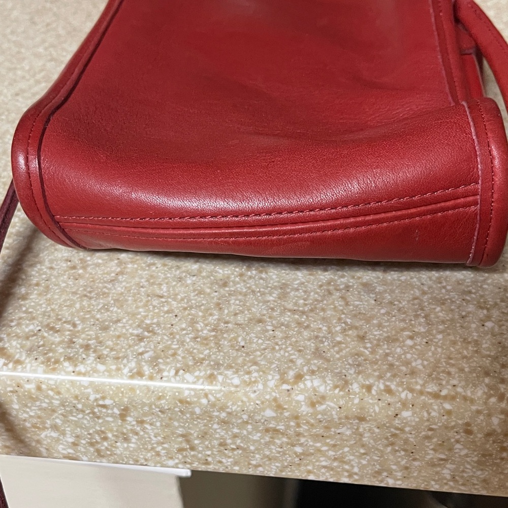 Vintage Coach Scooter Crossbody Bag In Red. - Picture 7 of 8